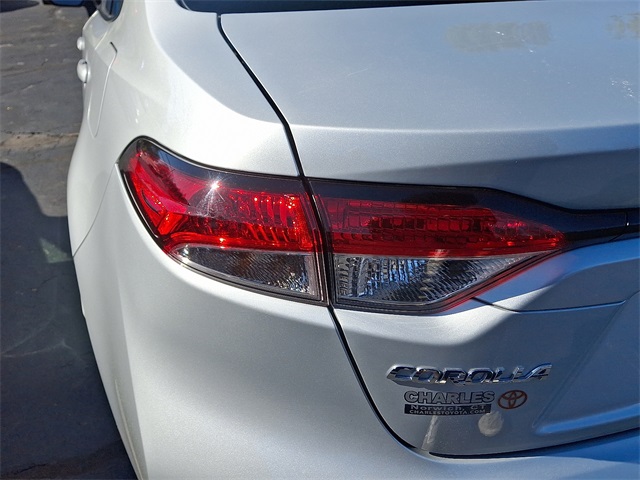 Vehicle image 10 of 37