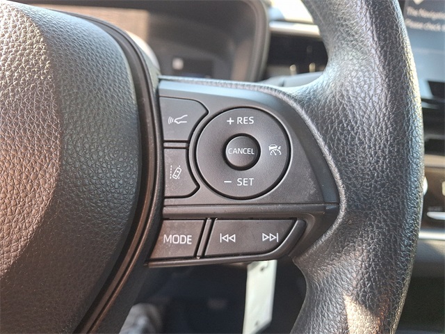 Vehicle image 21 of 37
