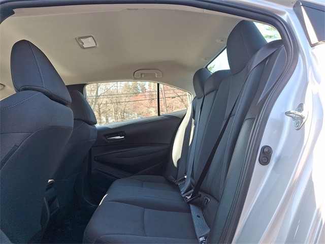 Vehicle image 11 of 37