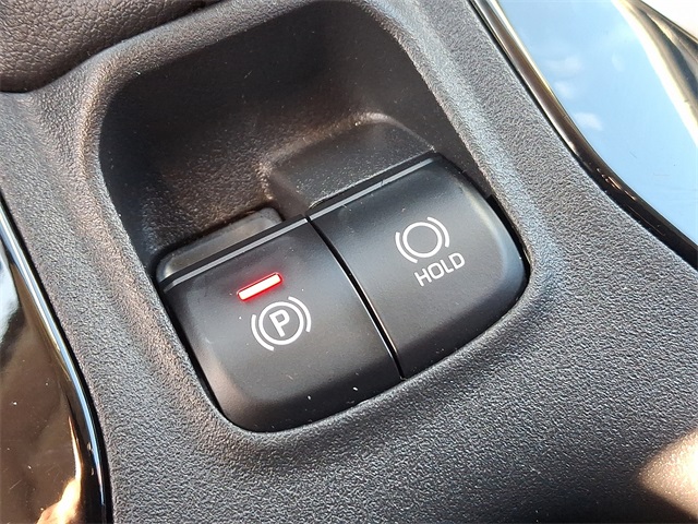 Vehicle image 24 of 37