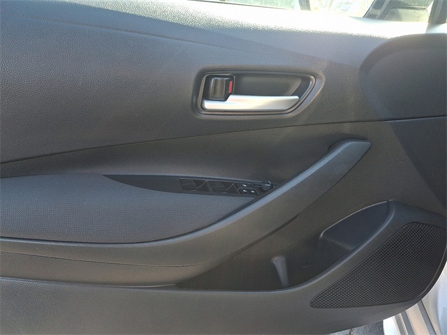 Vehicle image 13 of 37