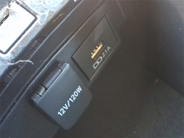 Vehicle image 23 of 37