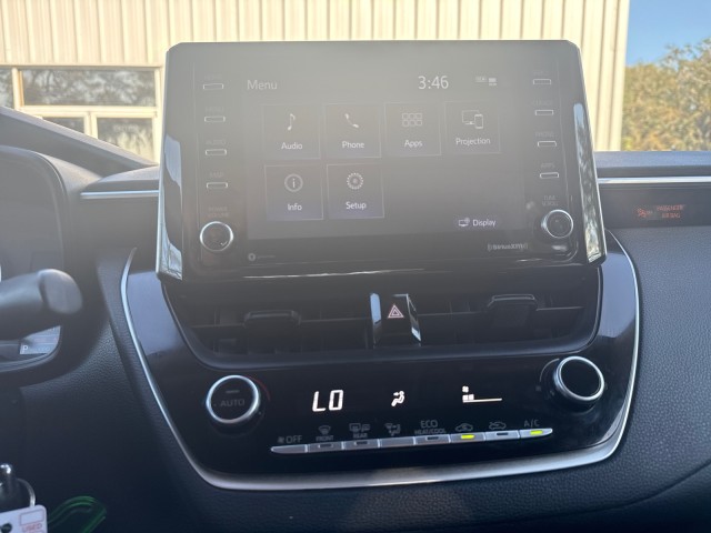 Vehicle image 17 of 18