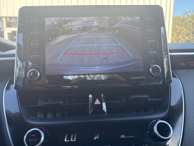 Vehicle image 16 of 18