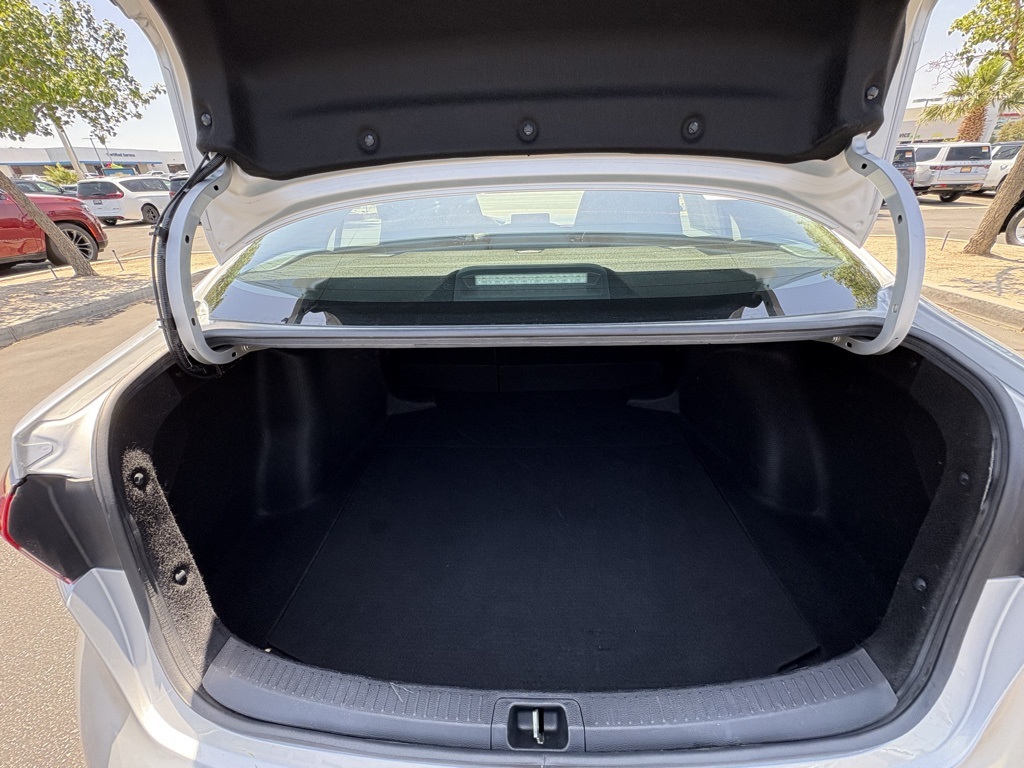 Vehicle image 9 of 17