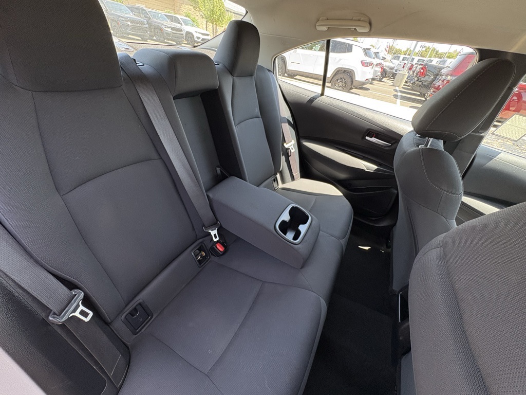 Vehicle image 11 of 17