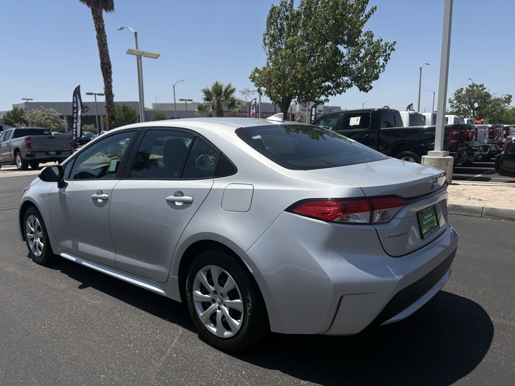 Vehicle image 7 of 17