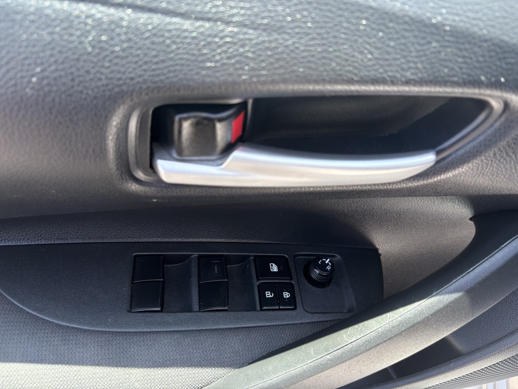 Vehicle image 12 of 17