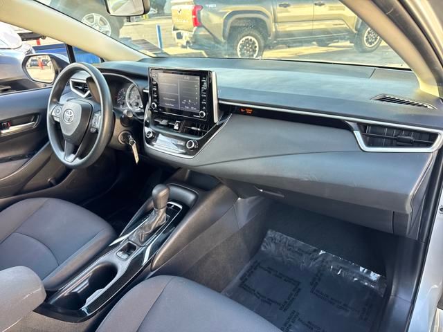 Vehicle image 22 of 25