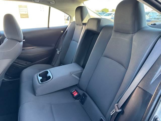 Vehicle image 19 of 25