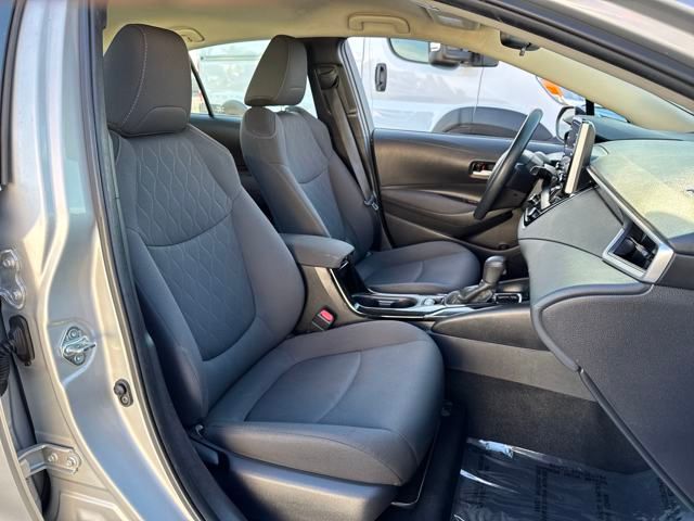 Vehicle image 23 of 25