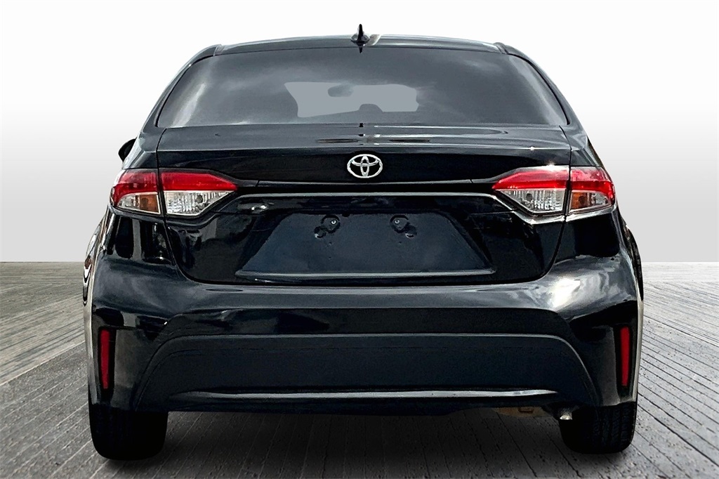 Vehicle image 3 of 28