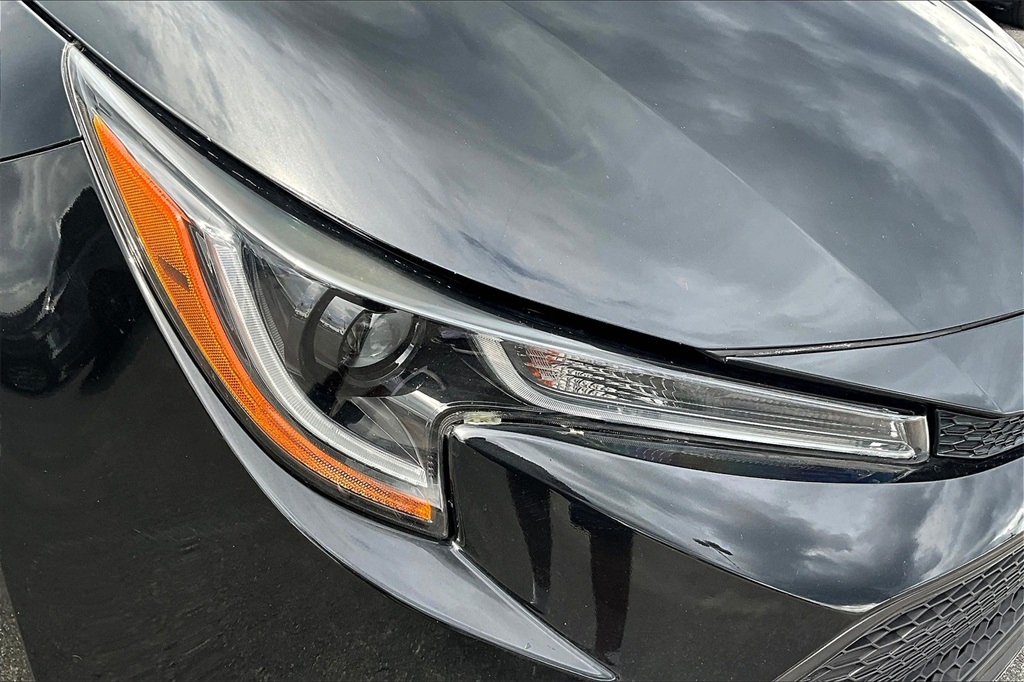 Vehicle image 24 of 28