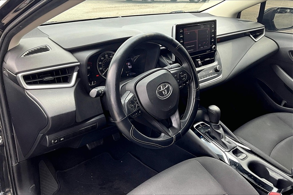 Vehicle image 11 of 28