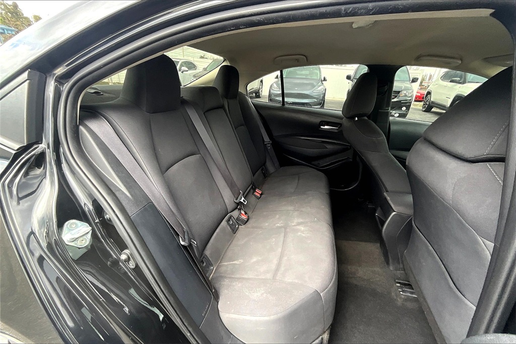 Vehicle image 23 of 28