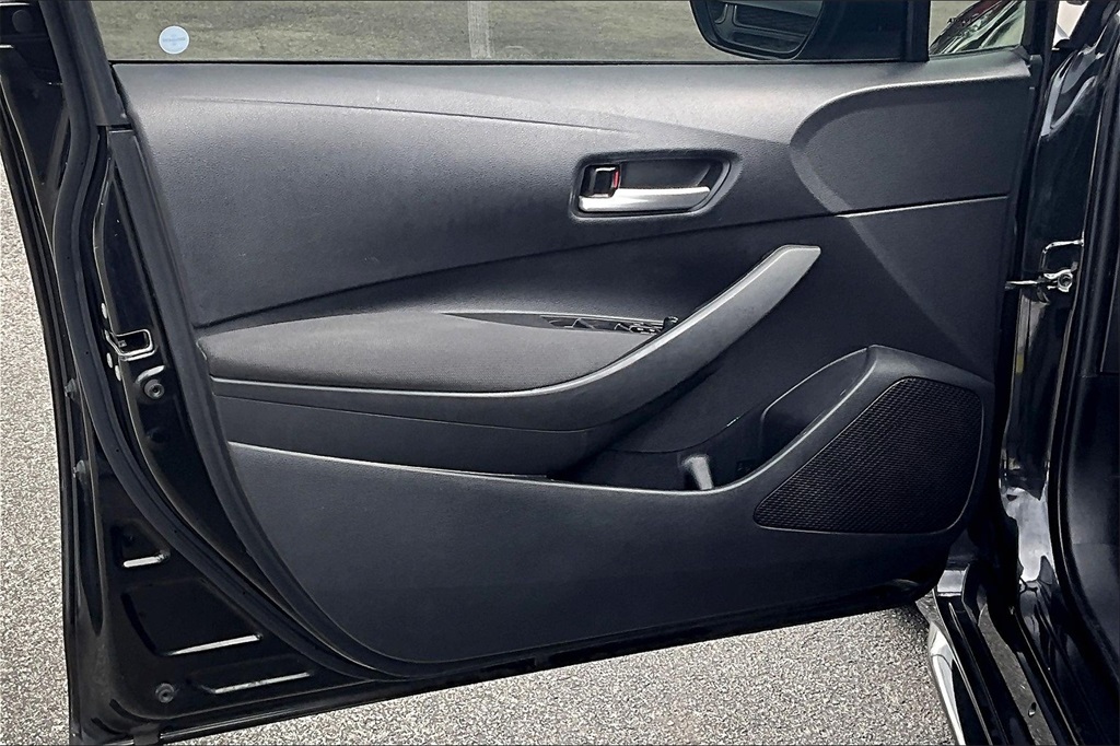Vehicle image 19 of 28