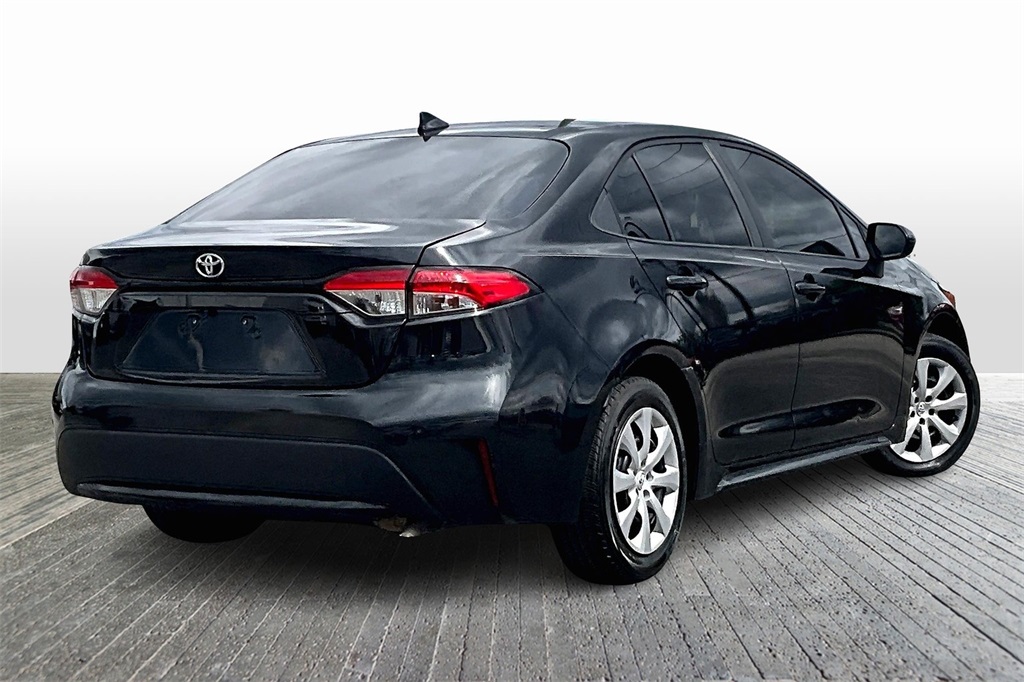 Vehicle image 2 of 28