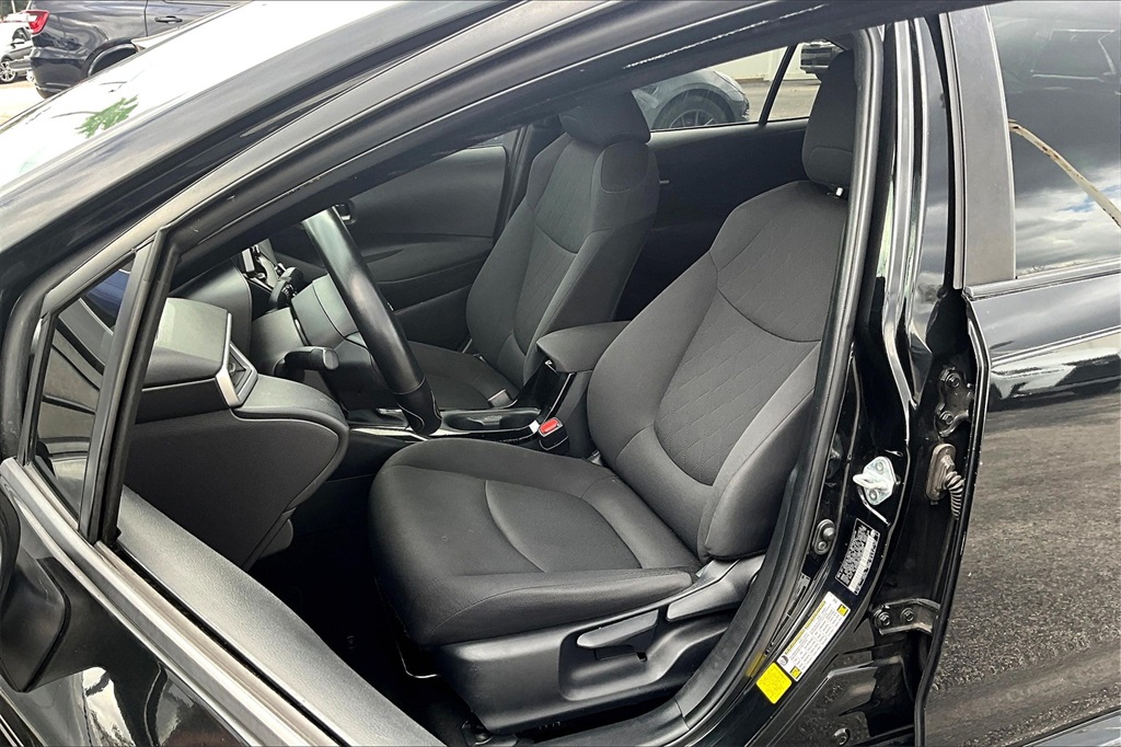 Vehicle image 21 of 28