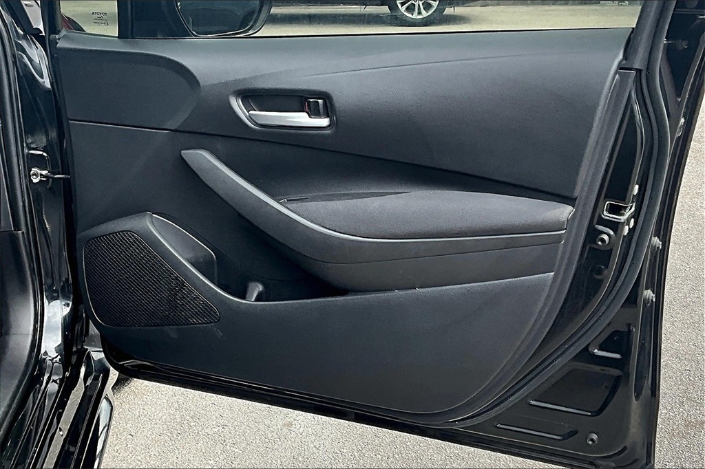 Vehicle image 20 of 28