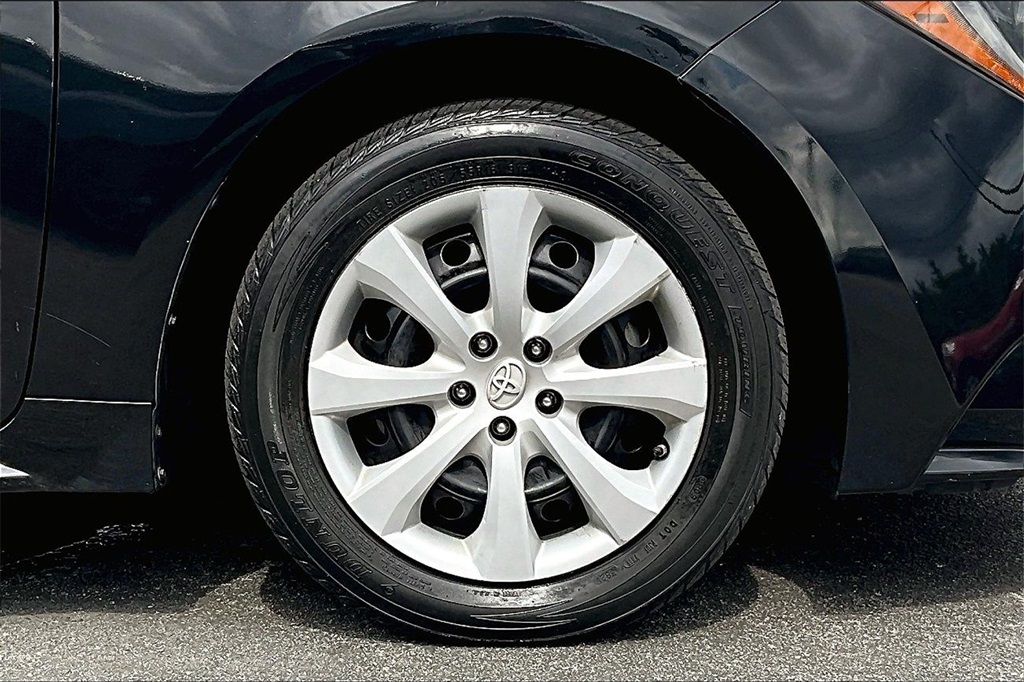 Vehicle image 8 of 28