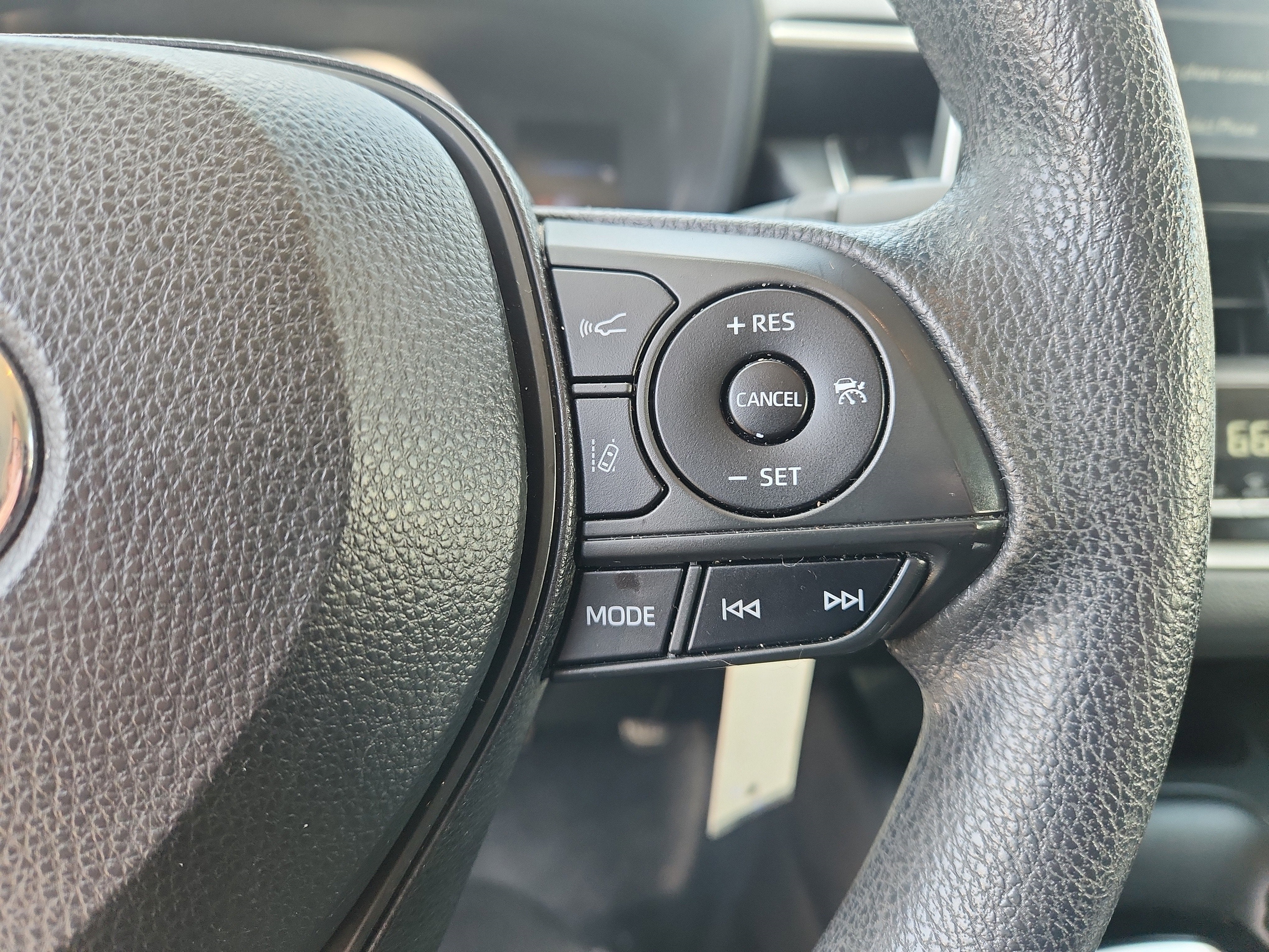 Vehicle image 35 of 49