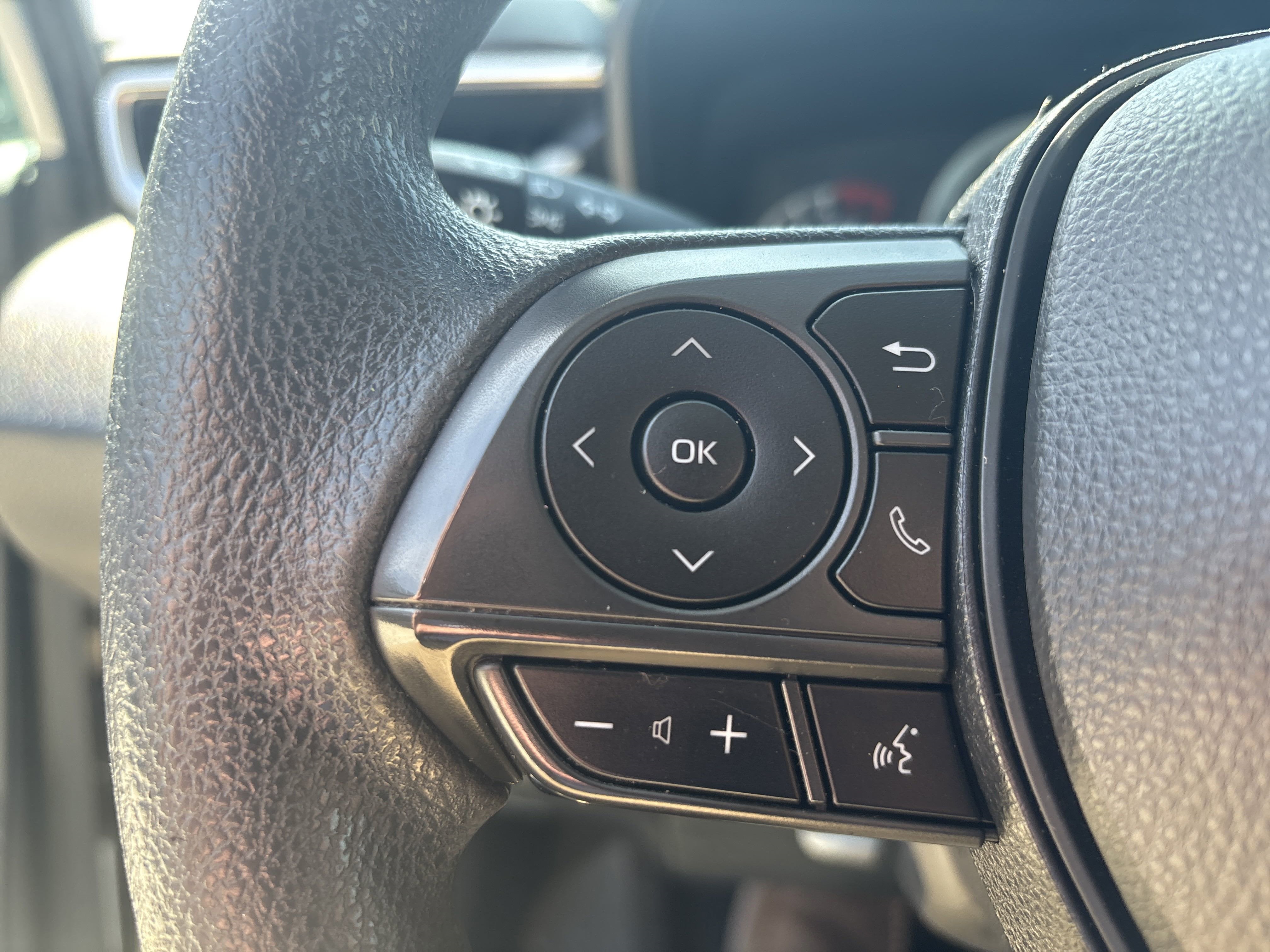 Vehicle image 19 of 49