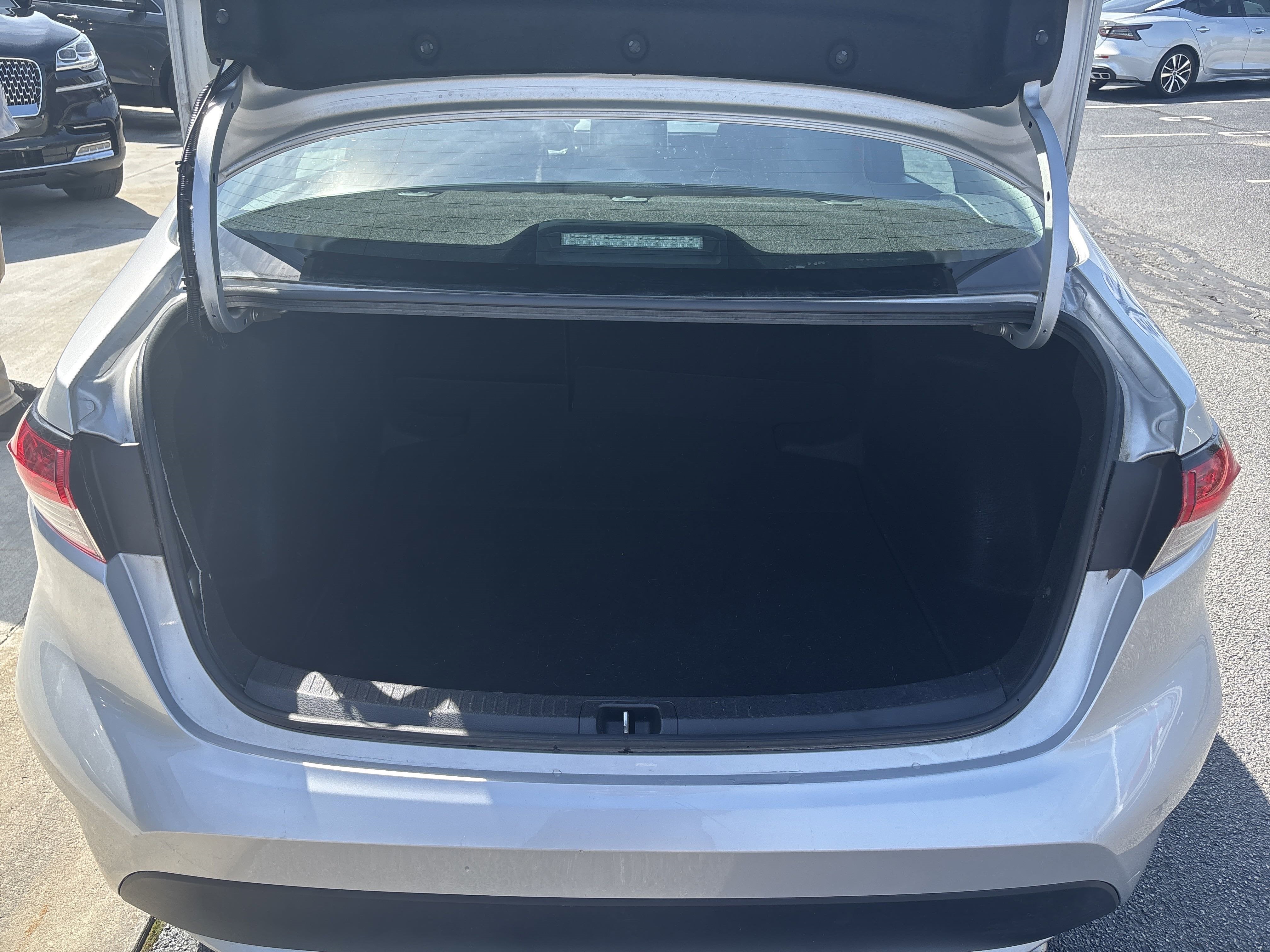 Vehicle image 31 of 49