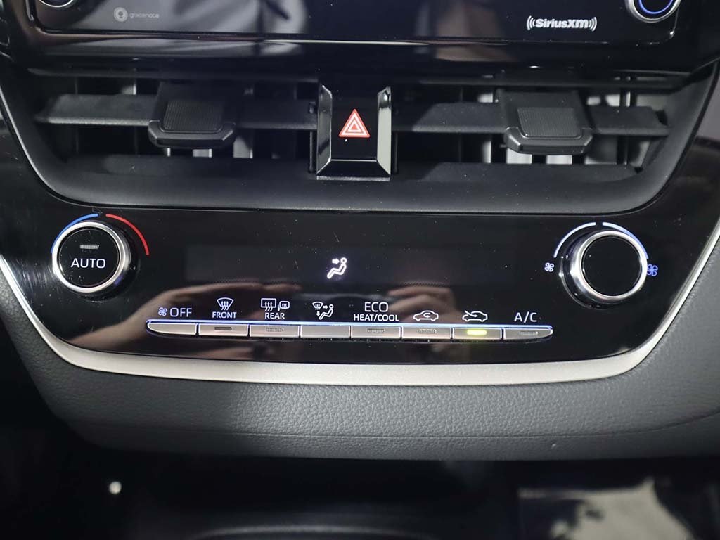 Vehicle image 40 of 51