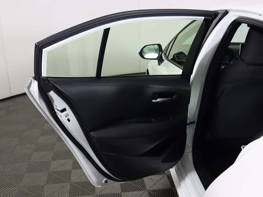Vehicle image 18 of 51