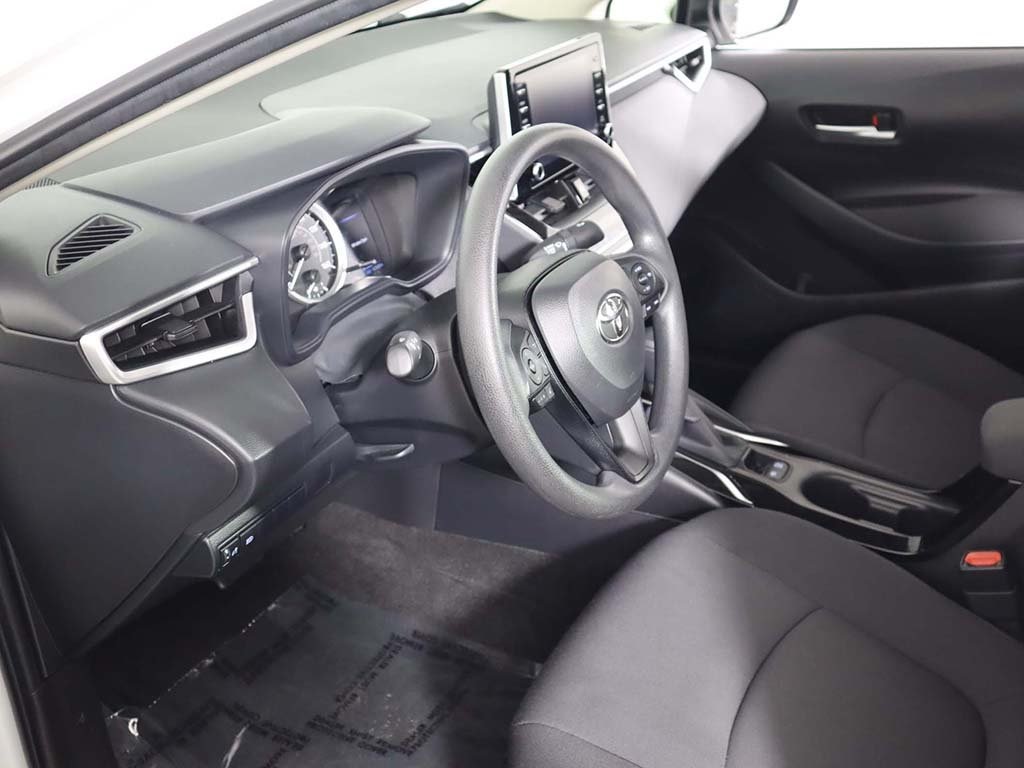 Vehicle image 21 of 51