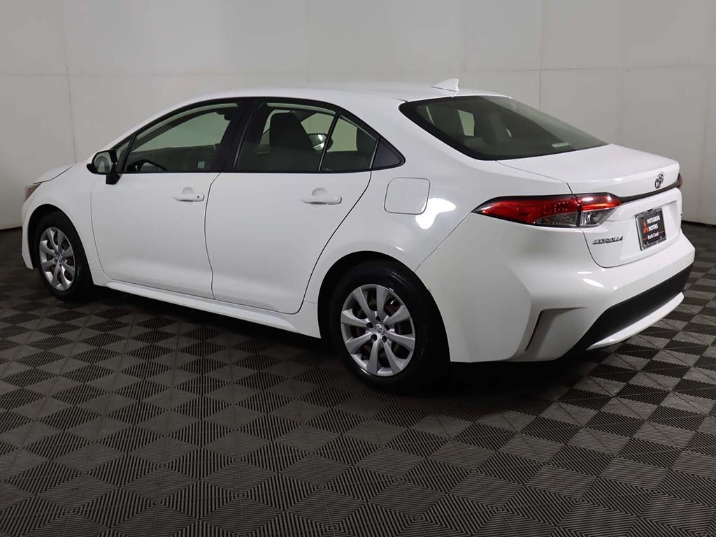 Vehicle image 10 of 51