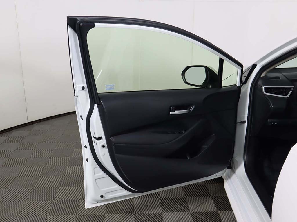 Vehicle image 16 of 51