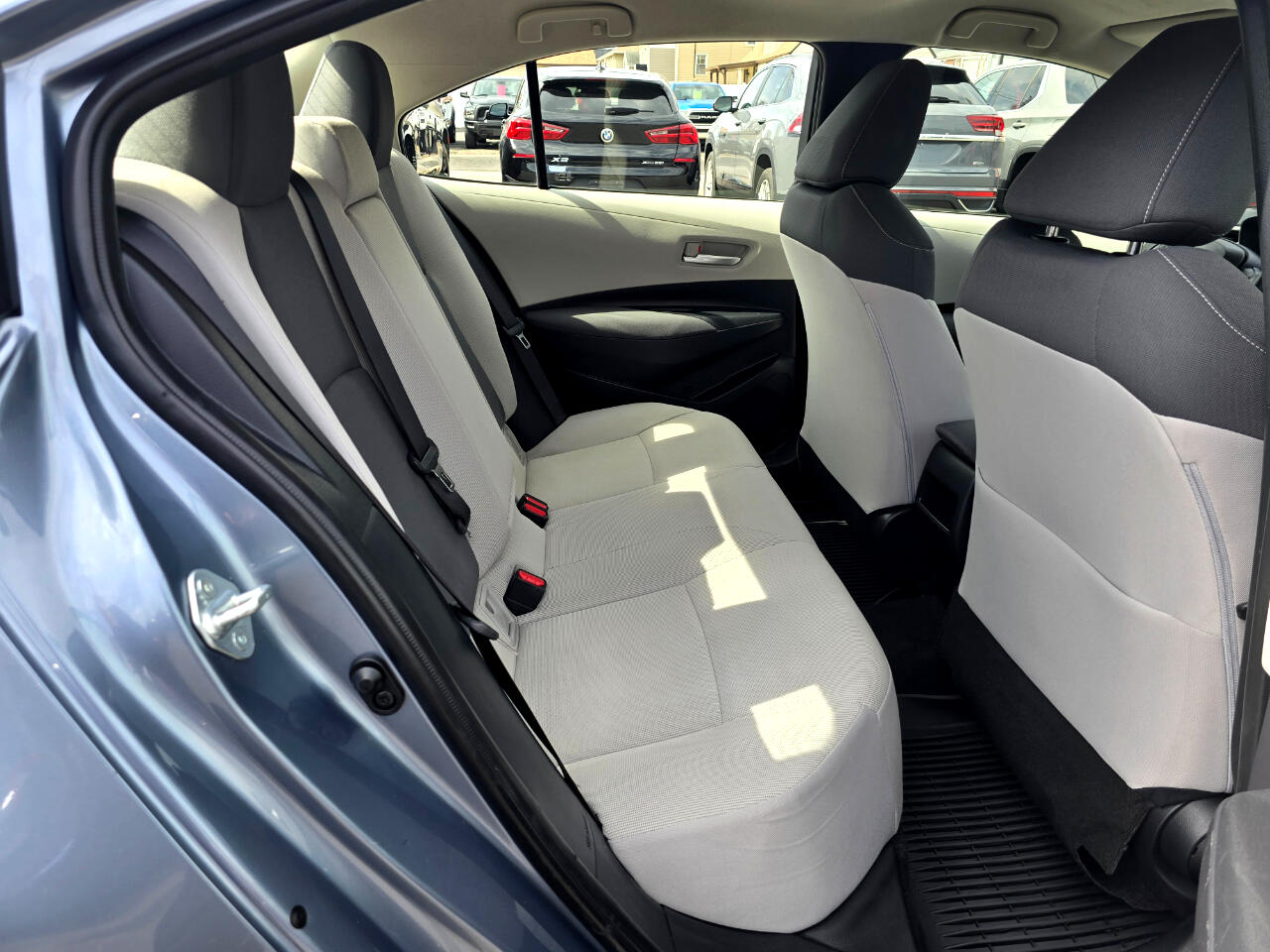 Vehicle image 15 of 18