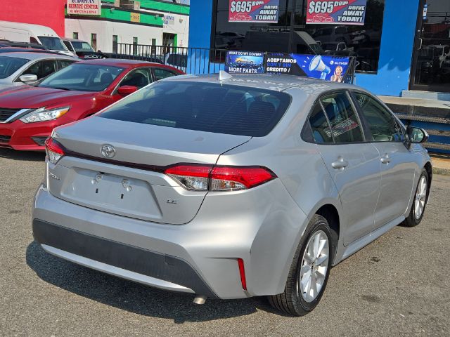 Vehicle image 8 of 28