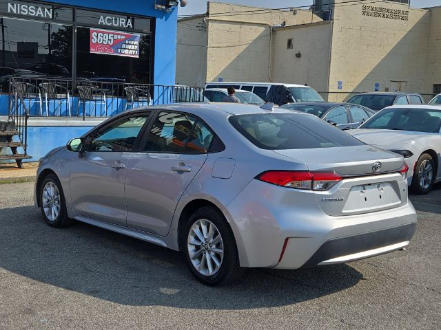 Vehicle image 11 of 28