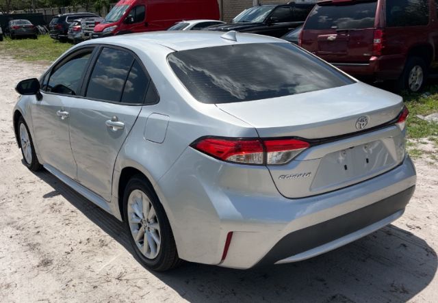 Vehicle image 13 of 28