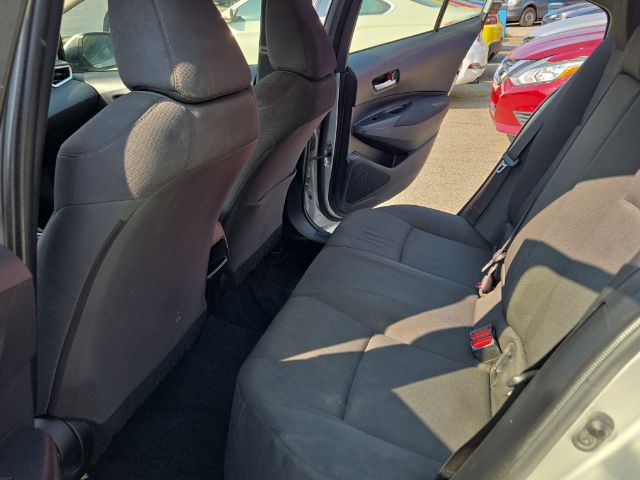 Vehicle image 21 of 28