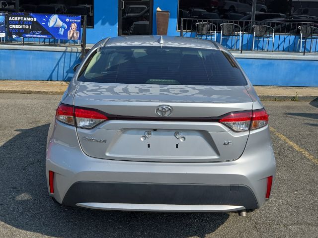 Vehicle image 10 of 28