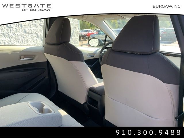 Vehicle image 31 of 33