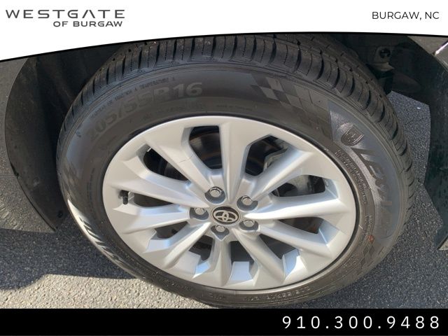 Vehicle image 14 of 33