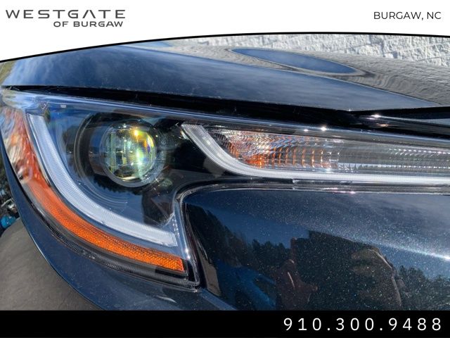 Vehicle image 9 of 33