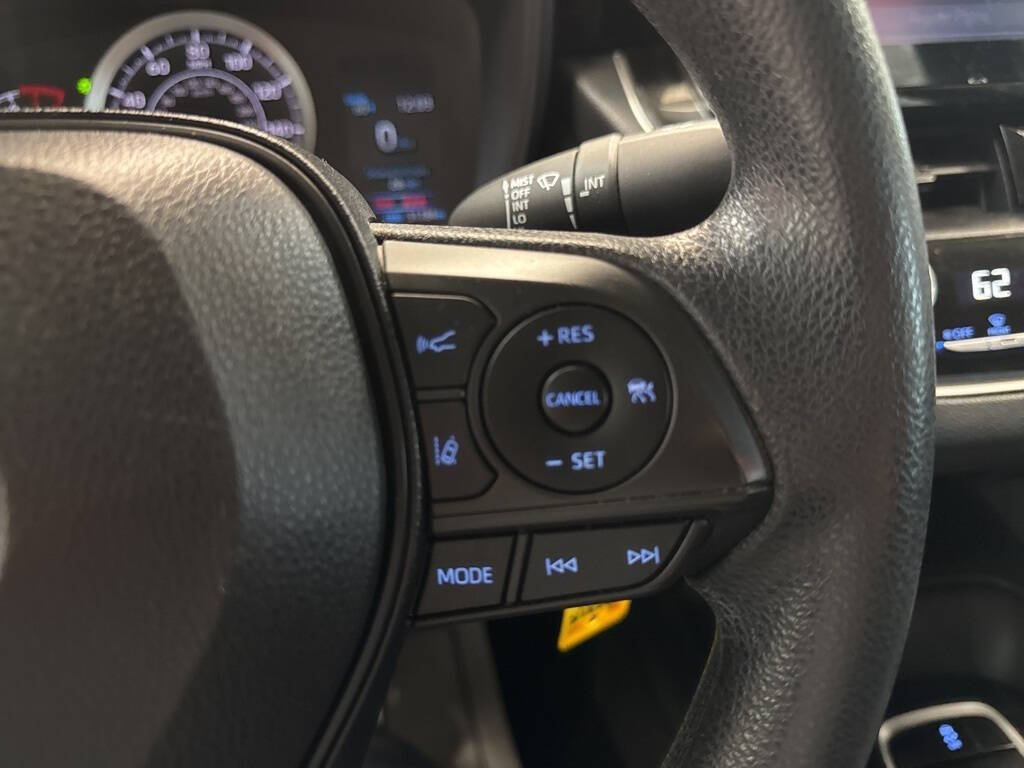 Vehicle image 24 of 25