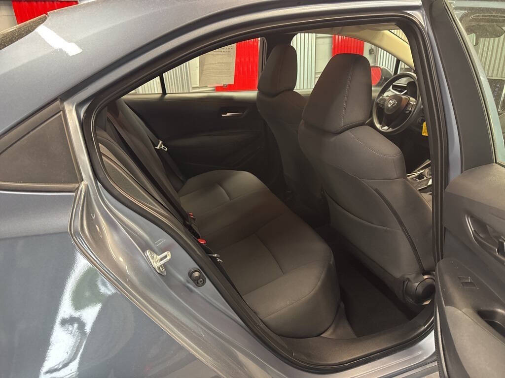 Vehicle image 12 of 25