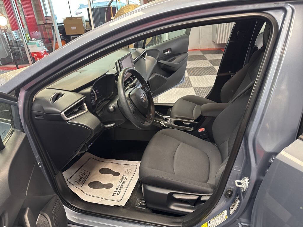 Vehicle image 15 of 25