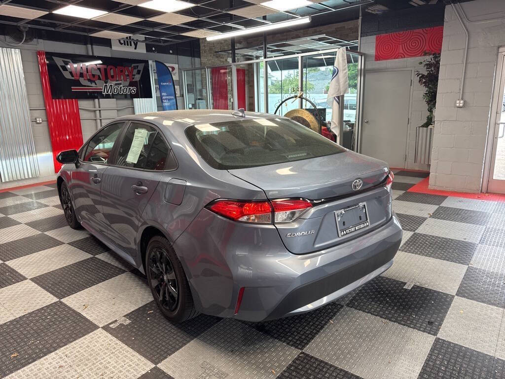 Vehicle image 8 of 25