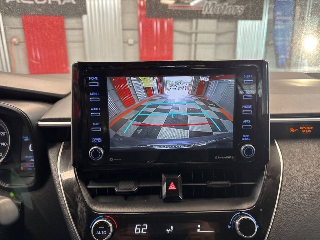 Vehicle image 22 of 25