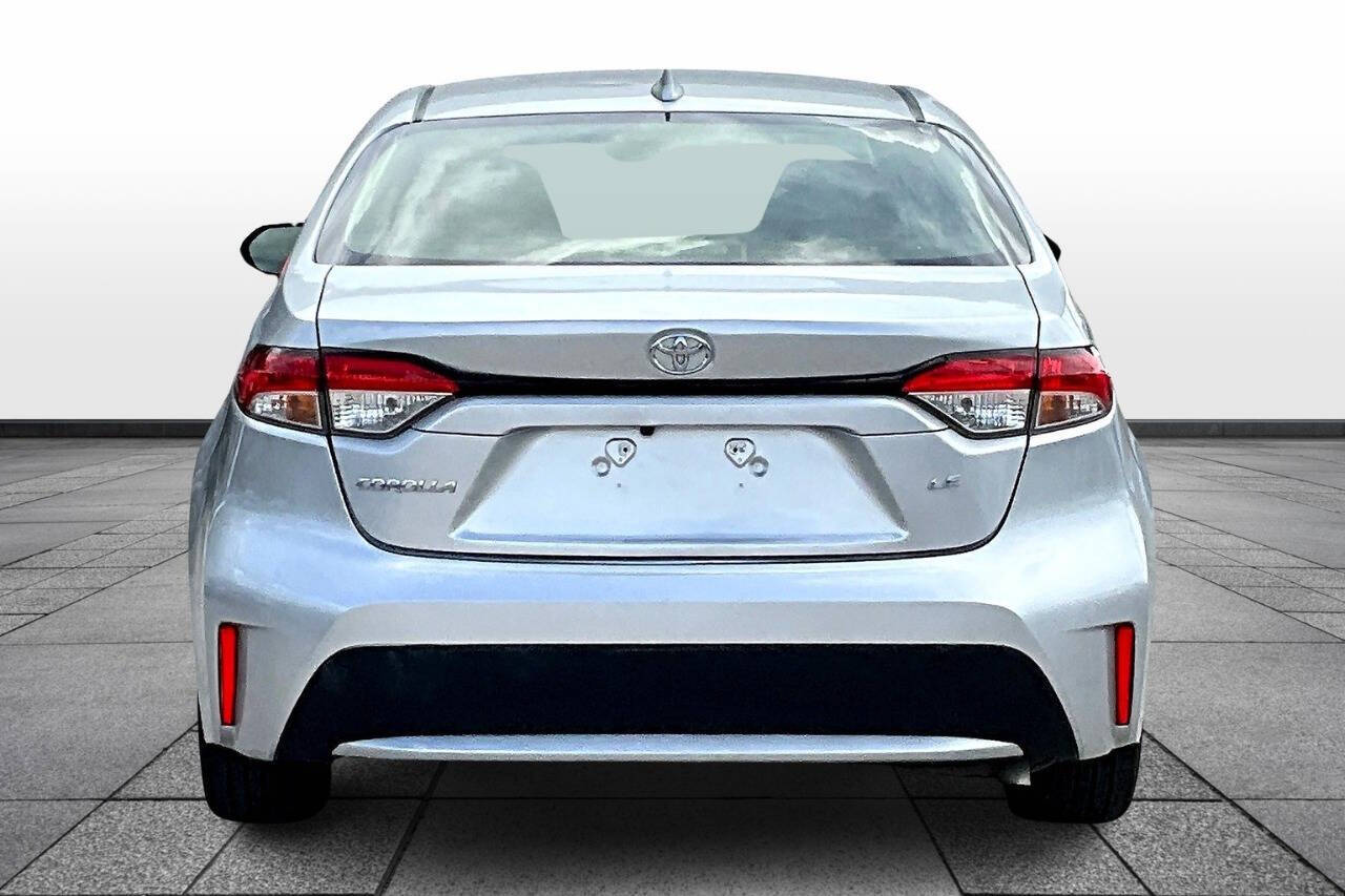 Vehicle image 4 of 30