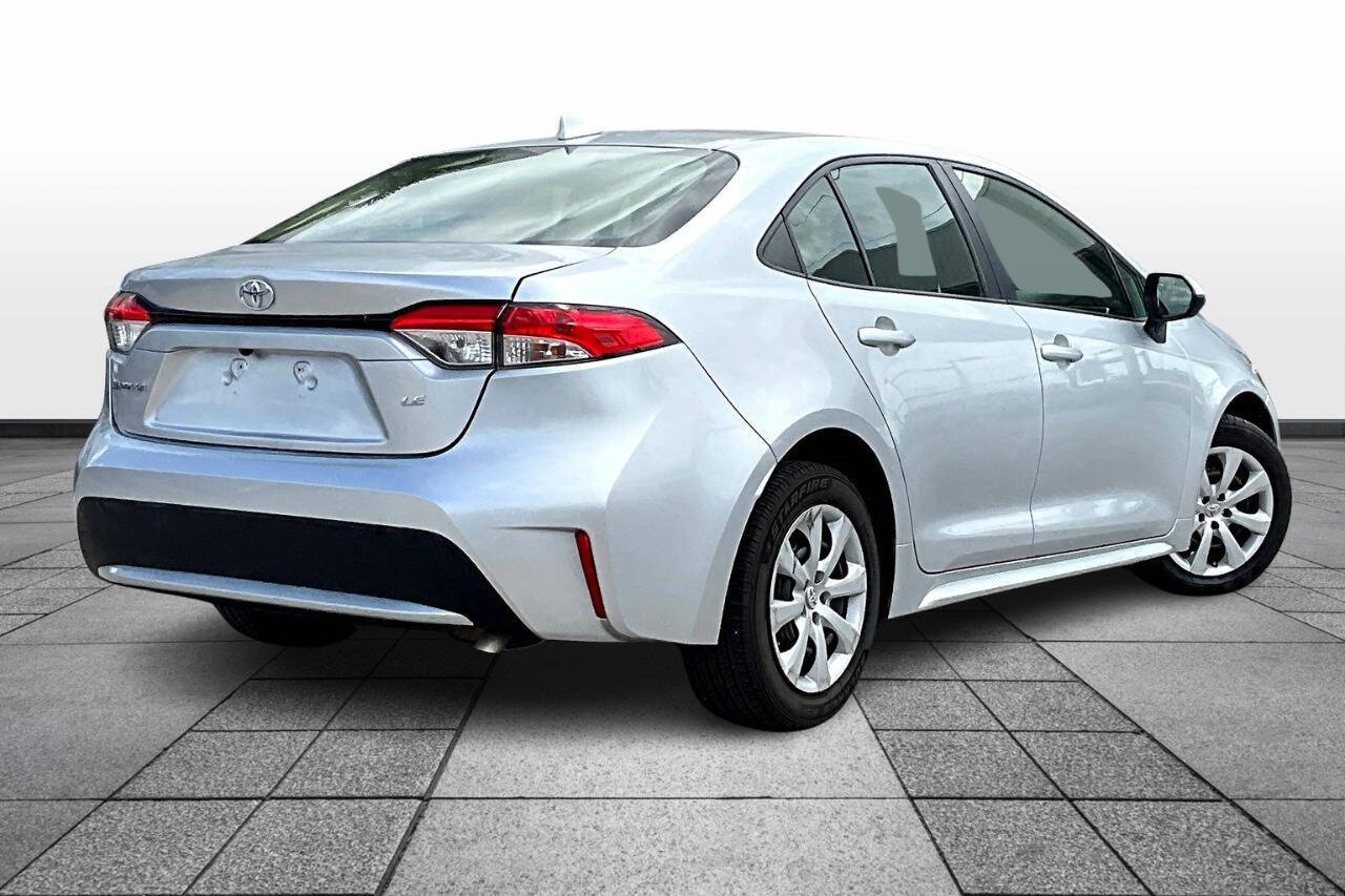 Vehicle image 2 of 30