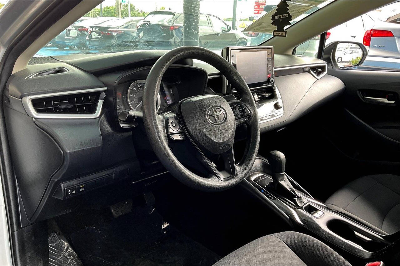 Vehicle image 12 of 30