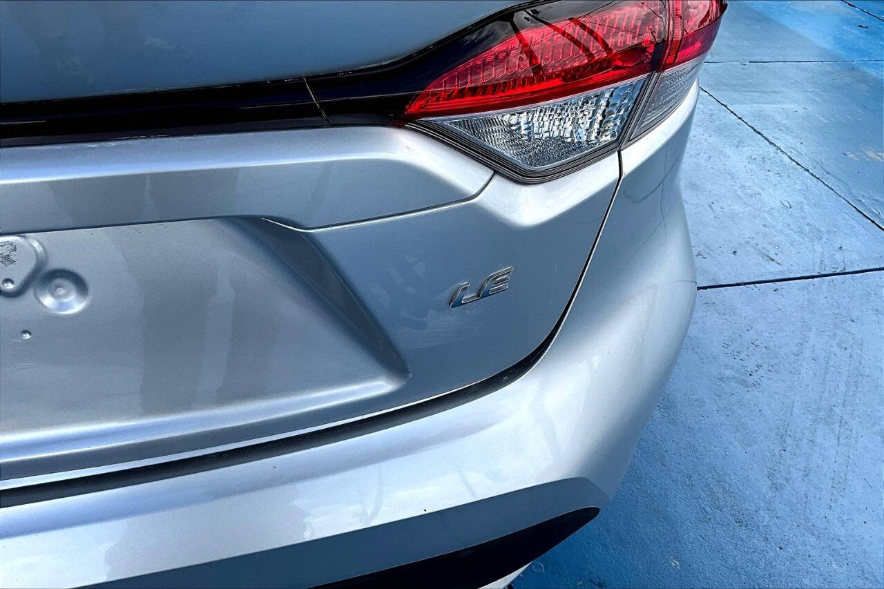 Vehicle image 10 of 30